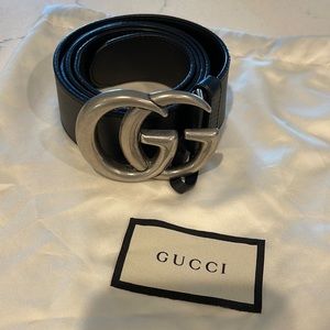 Gucci GG logo silver belt in size 100